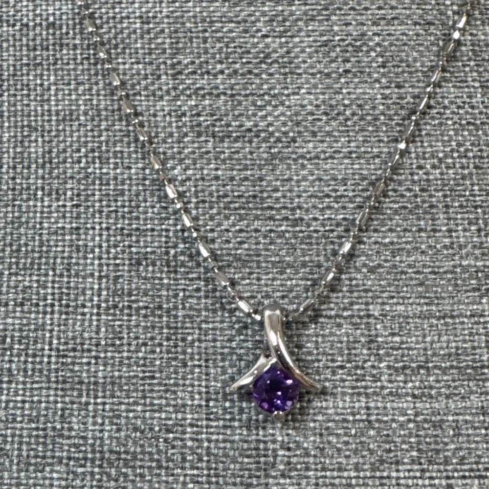 Round Amethyst Ribbon pendant necklace silver tone 19